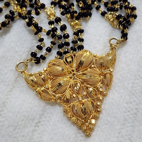Gold Plated Traditional Designed Necklace - Picture 1 of 6